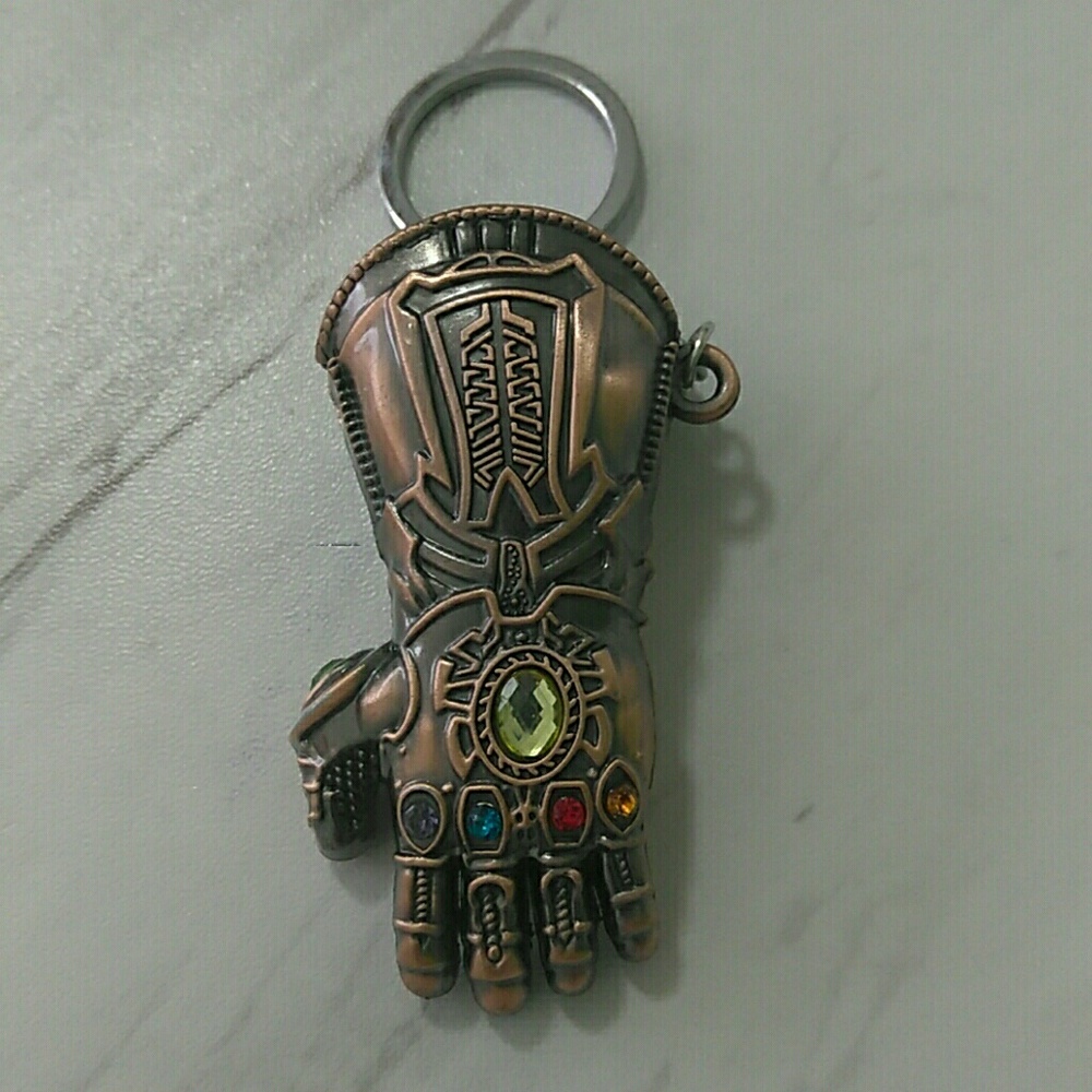 THANOS GAUNTLET KEYCHAIN